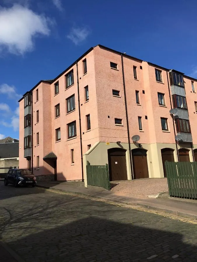 Bright Spacious Flat Near Royal Mile Edinburgh