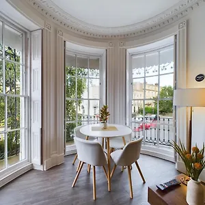https://apt-belle-vue-regency-king-size-w-free-parking.tophotelsbath.com