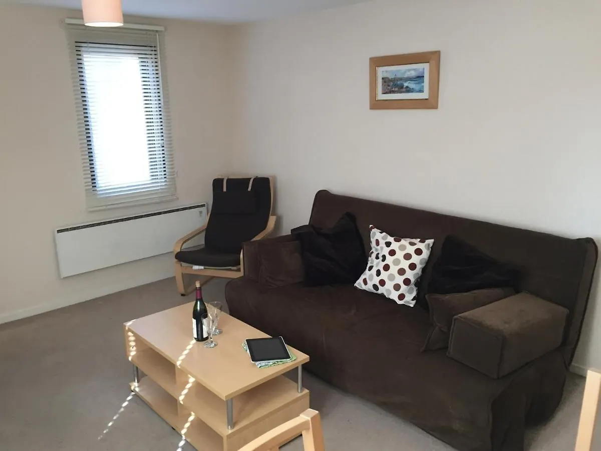 Bright Spacious Flat Near Royal Mile Edinburgh